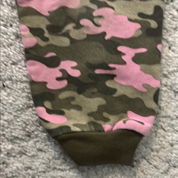 Garanimals Pink and Green Camouflage Sweatpants Size 24m - Picture 3 of 4